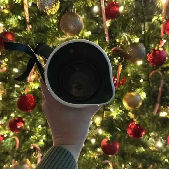 RAE DUNN Elf Mug - Picture 4 of 4